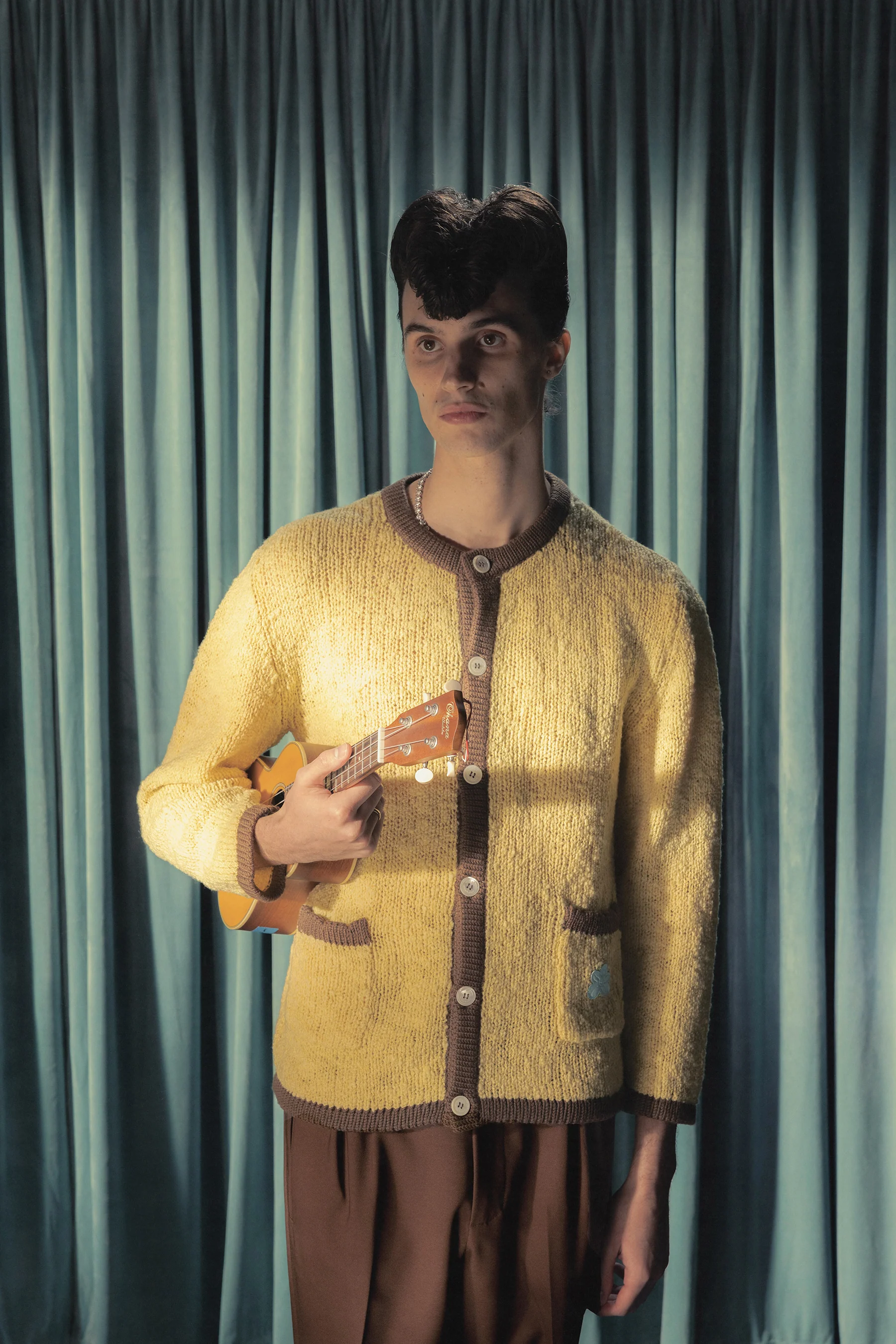 Crewneck Cardigan Honey - Image 5