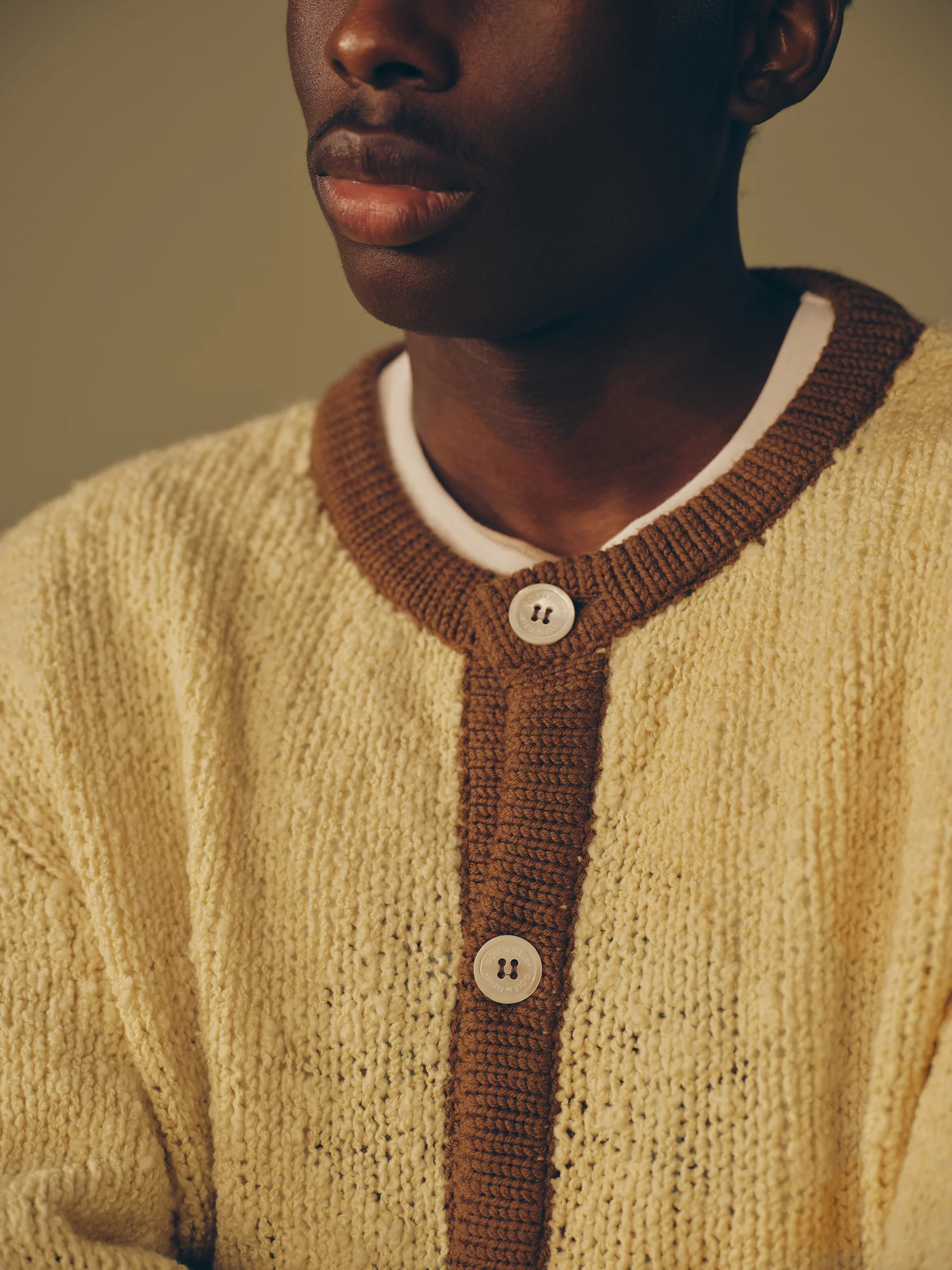 Crewneck Cardigan Honey - Image 6