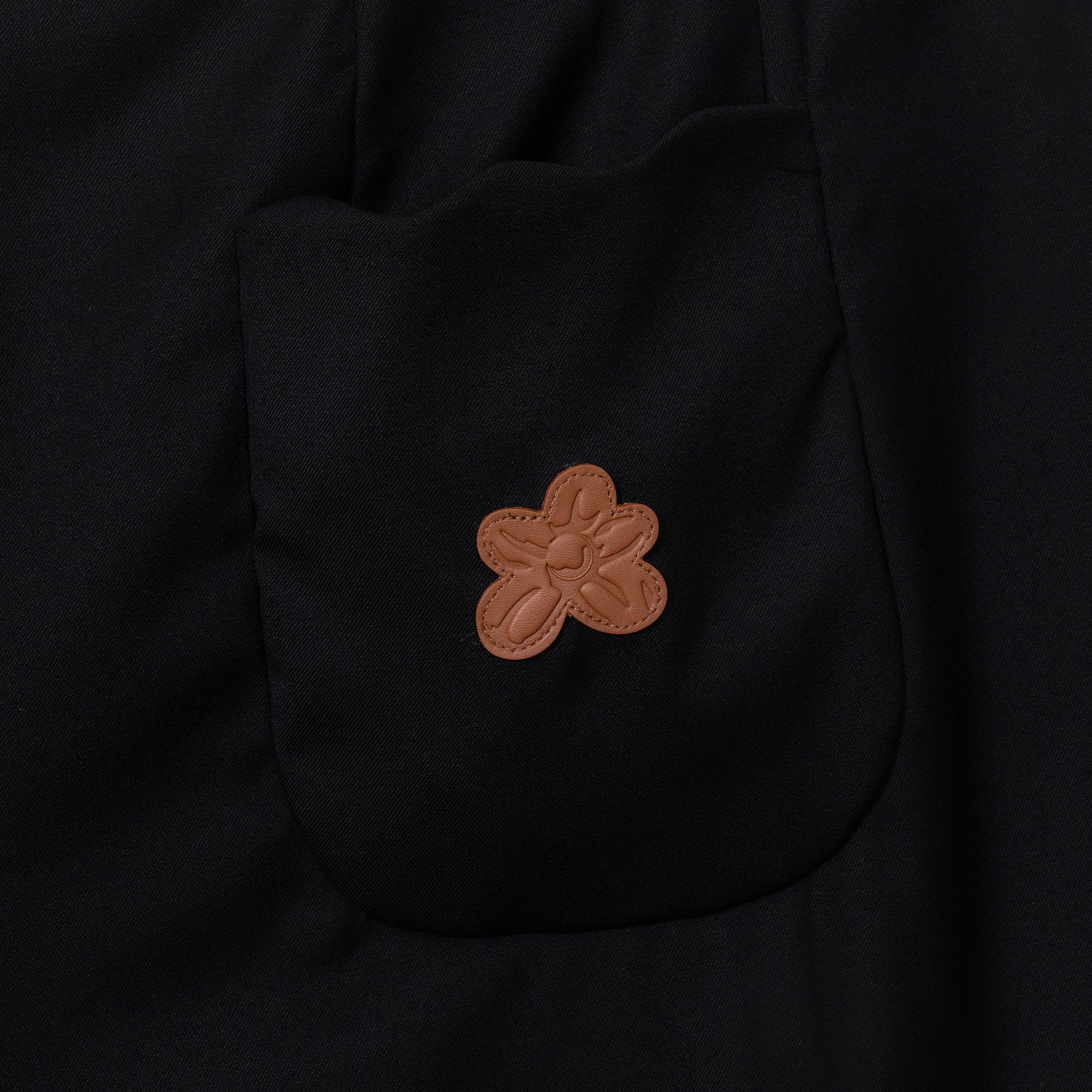 Double Pleated Shorts Black - Image 3