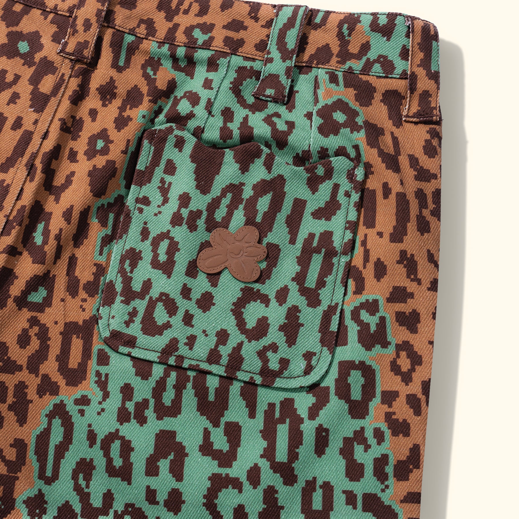 Fleur Camo Shorts Brown - Image 3